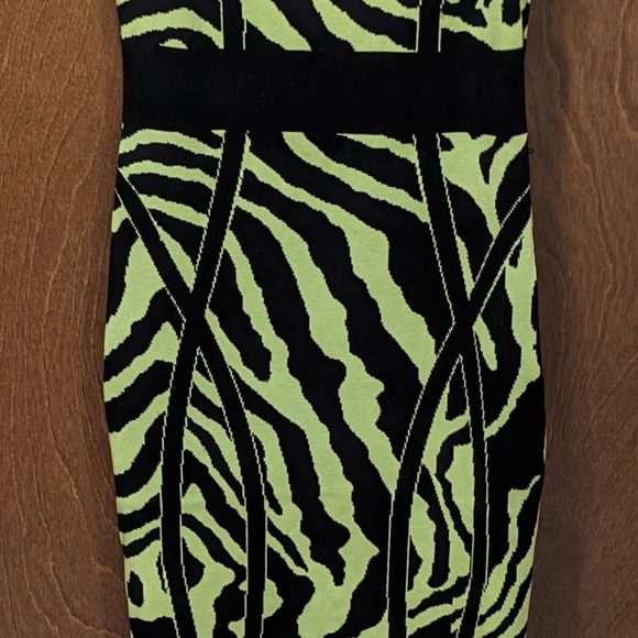 Dress - Picture 2 of 11